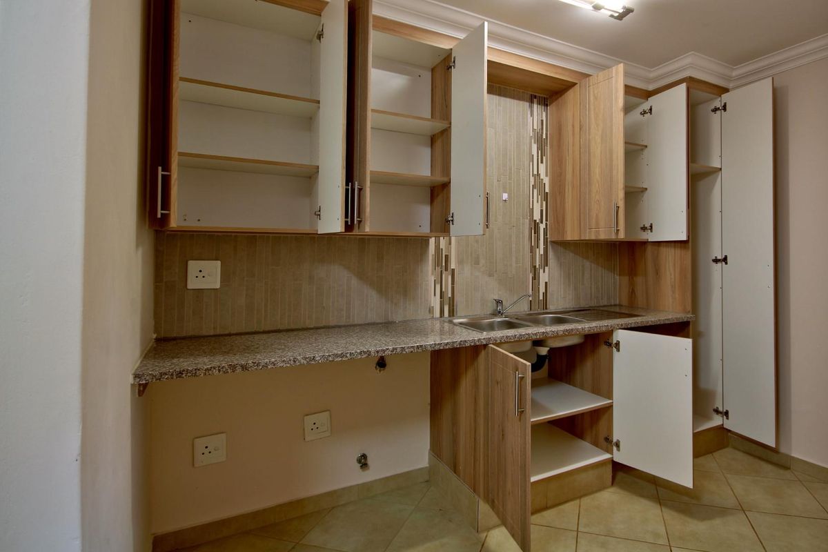 1. "Luxurious Duplex Living: Your Dream Family Home Awaits!" 2. "Spacious 3-Bedroom Duplex: Modern Elegance at Its Best!" 3. "Experience Ultra-Modern Living in - Photo 5