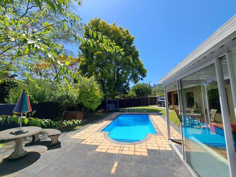 3 bedrooms Townhouse in Cowies Hill - Photo 1