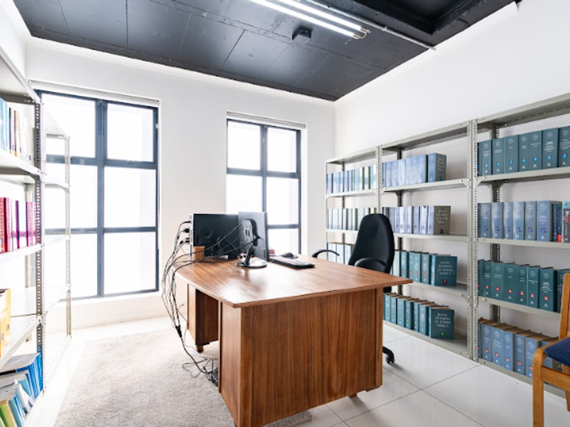 CBD PERIPHERY OFFICE TO LET - Photo 3