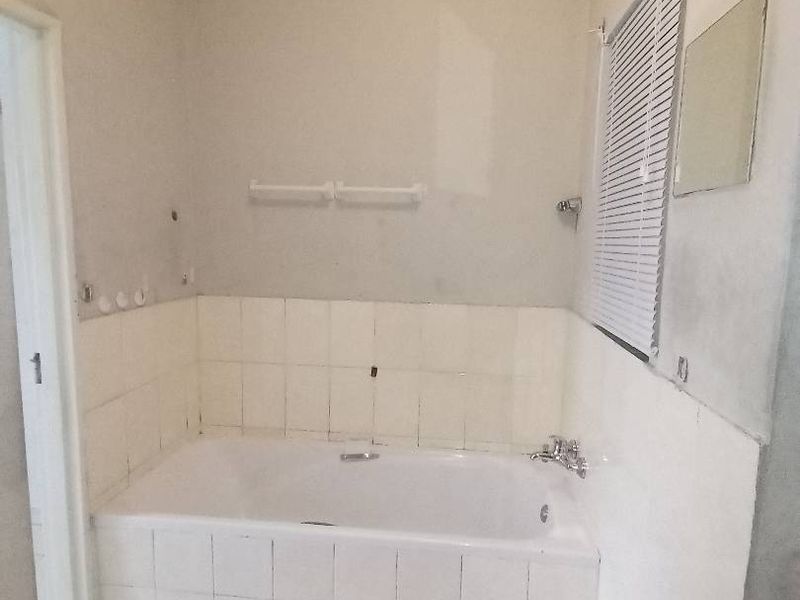 1 Bed Apartment to rent in Norkem Park. - Photo 8