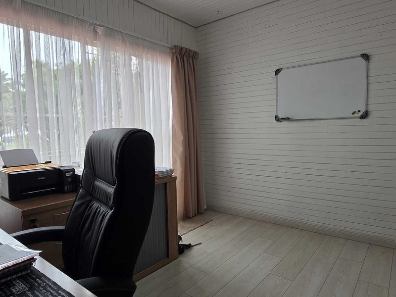 6 Bedroom House with large flatlet for Sale in Verwoerdpark - Photo 10