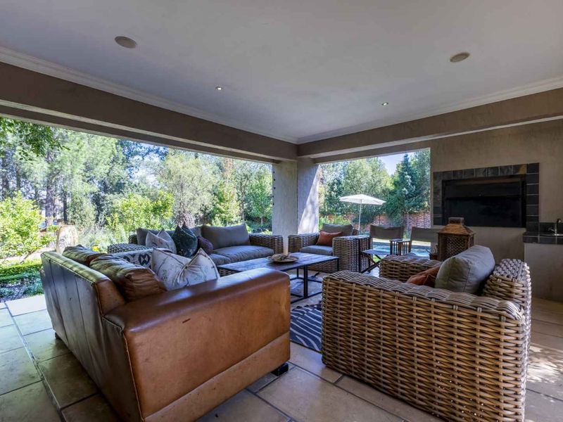 PRESTIGIOUS, HIGH-END TROPHY RESIDENCE IN A SERENE AND PEACEFUL LOCATION - Photo 7