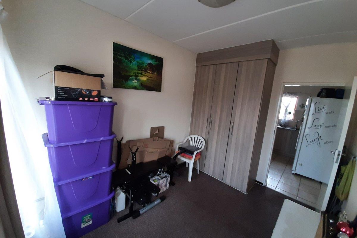 LOOKING FOR A FRESH START? YOUR IDEAL HOME AWAITS! - Photo 5