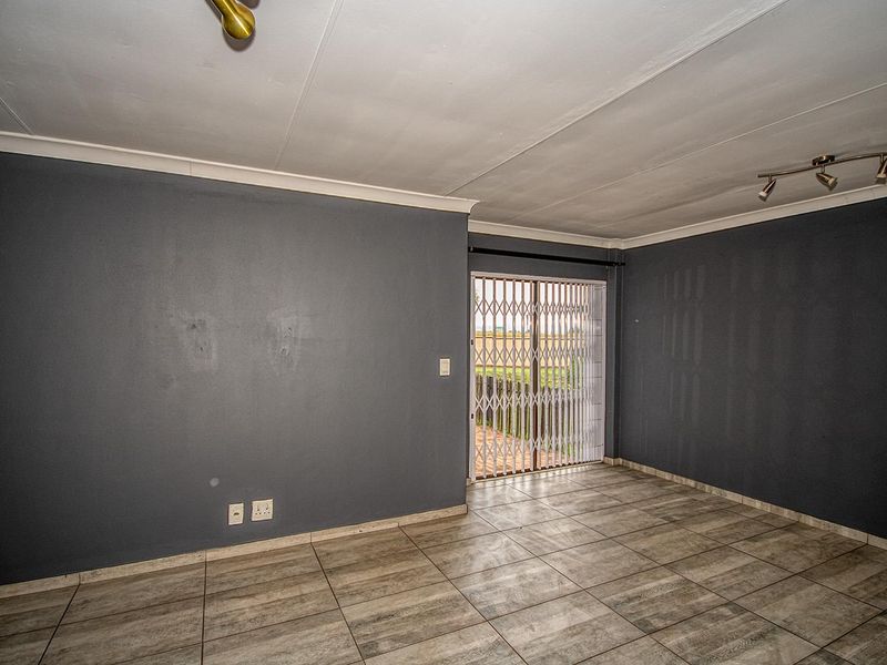 3 Bedroom Meyersig family home for sale! - Photo 9