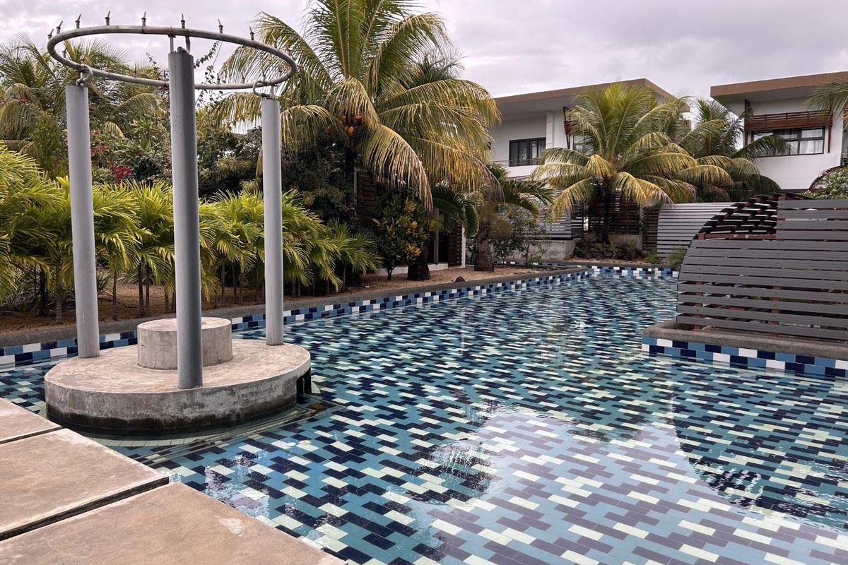 4-Bedroom Duplex Family Home with Swimming Pool - Photo 4