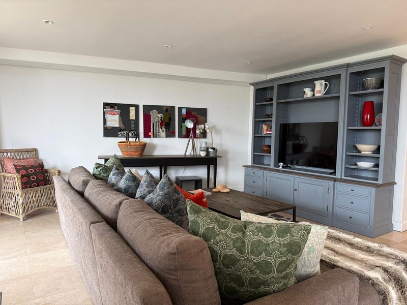 Luxury Garden Apartment in Exclusive Bantry Bay Estate - Photo 8
