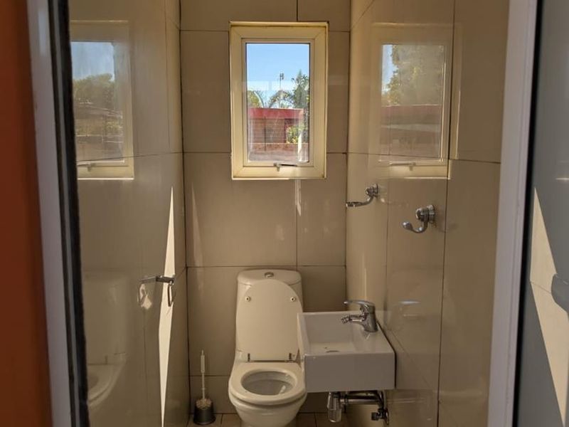 Five Bedroom House For Sale in Academia - Photo 8