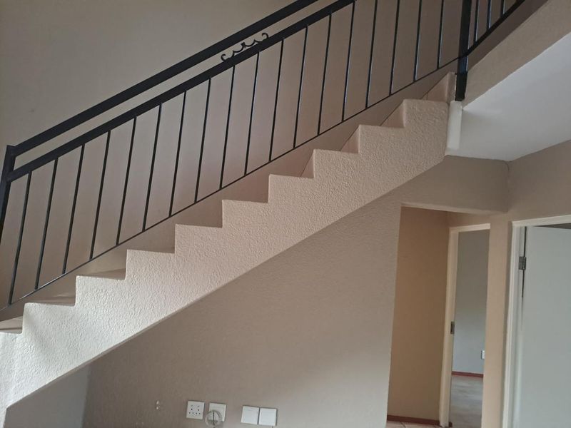 For Sale – Charming 2 Bedroom Duplex with Loft in Secure Highveld Complex - Photo 6