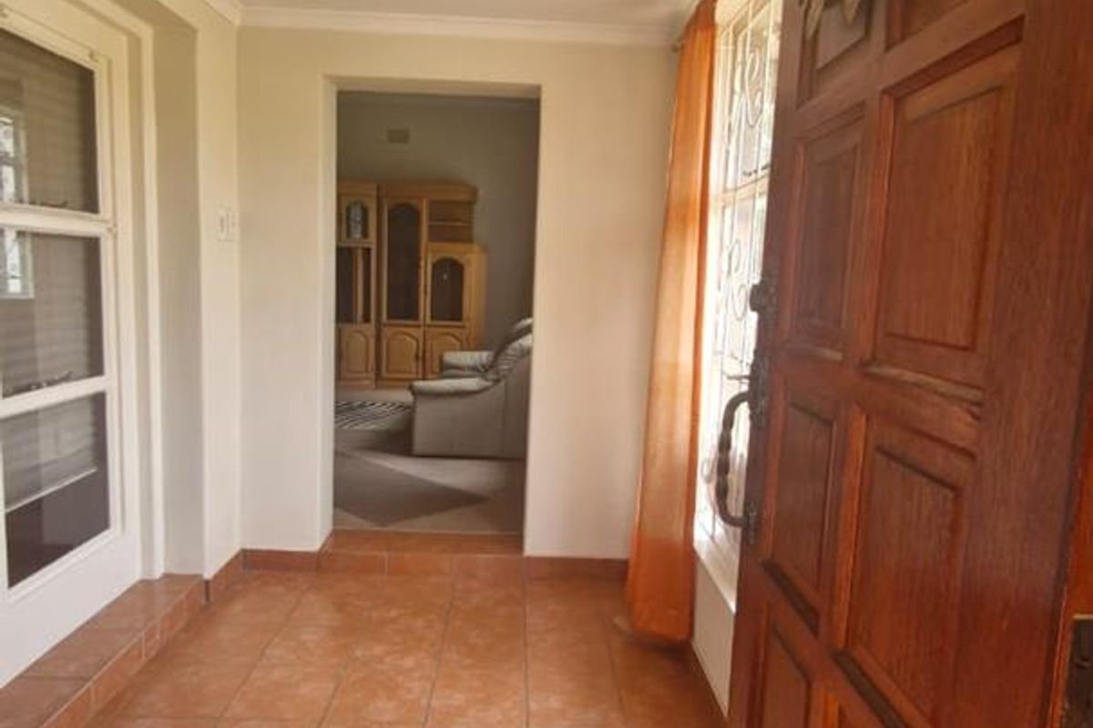 Super Neat Home with Full Flatlet: The Ultimate Space for Living and Growth - Photo 4