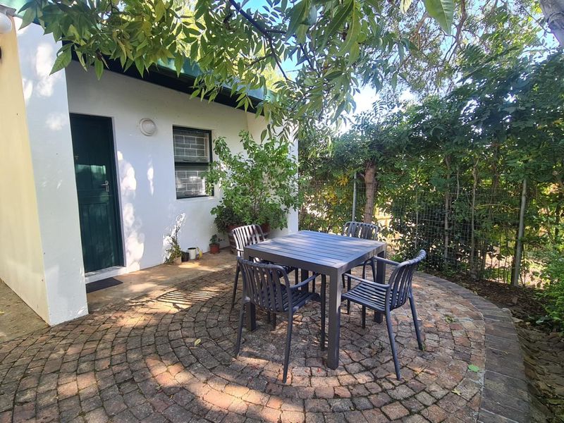 Garden Cottage to Rent - Photo 1