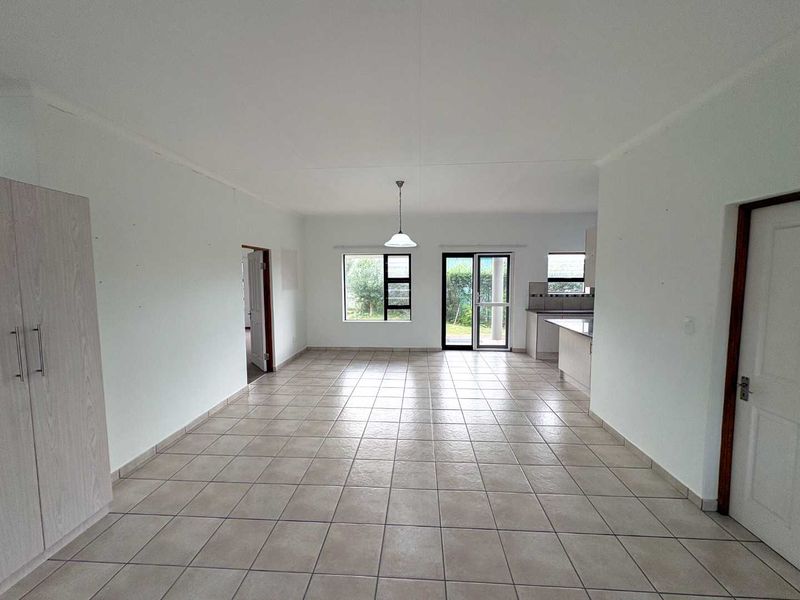 Safe and serene coastal living - Stilbaai-Wes. - Photo 6
