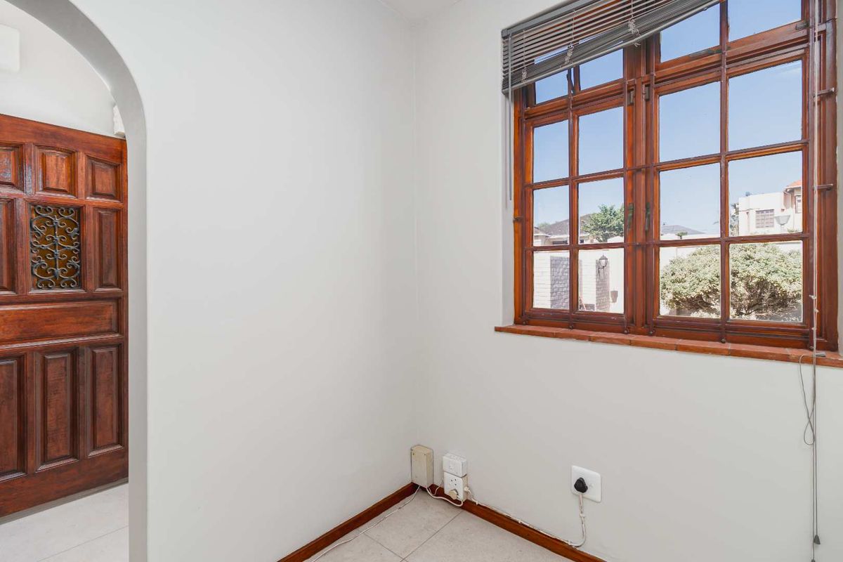 Mount Croix Gem – A timeless beauty where old-world charm meets effortless modern living living - Photo 4