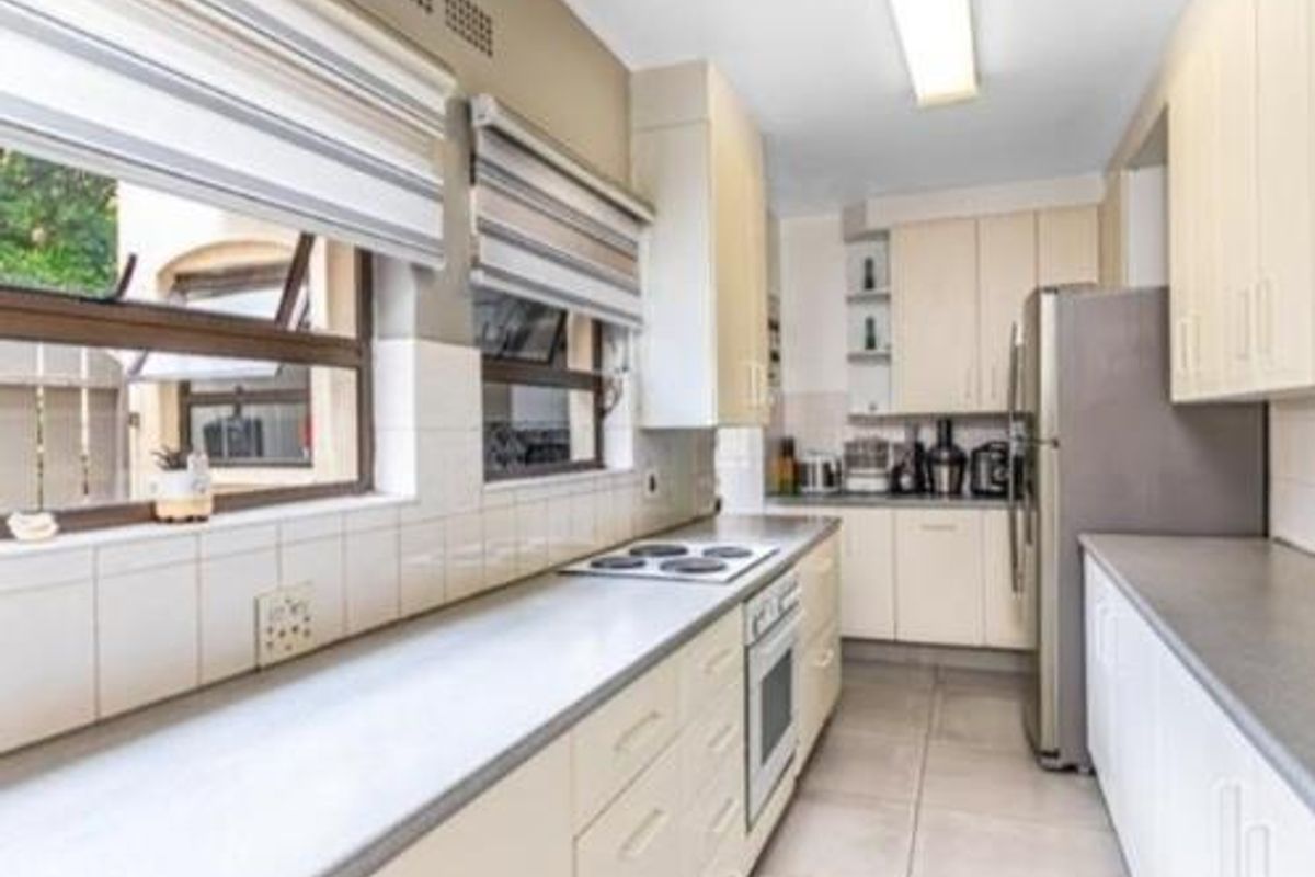 Spacious Family Home in Prime Location - Photo 3