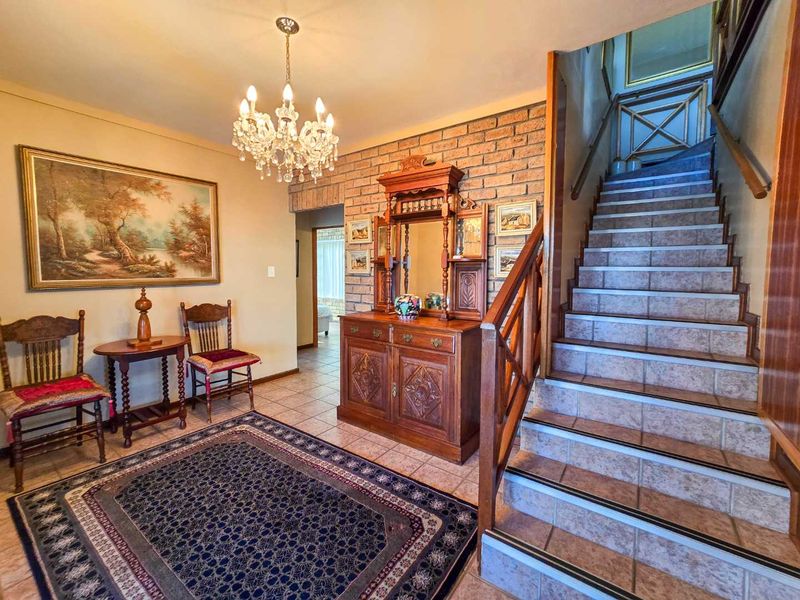 Spacious family home for sale is Stilbaai-Wes. - Photo 2