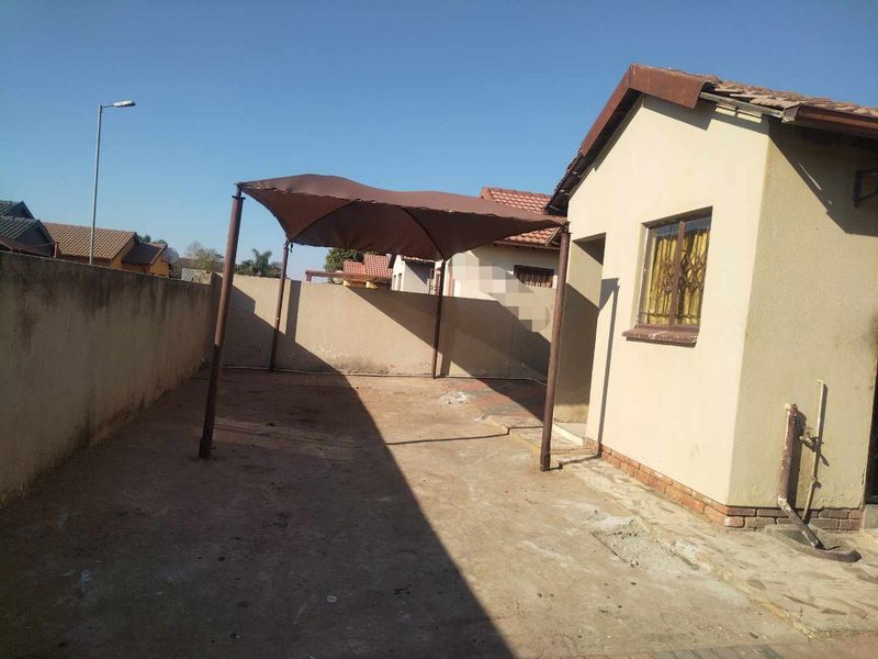 2 bedrooms house for sale in Soshanguve VV - Photo 7