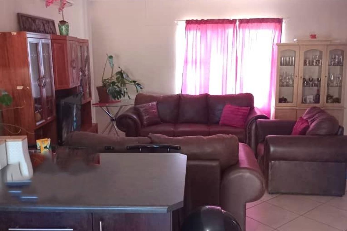 Family Home - Photo 2