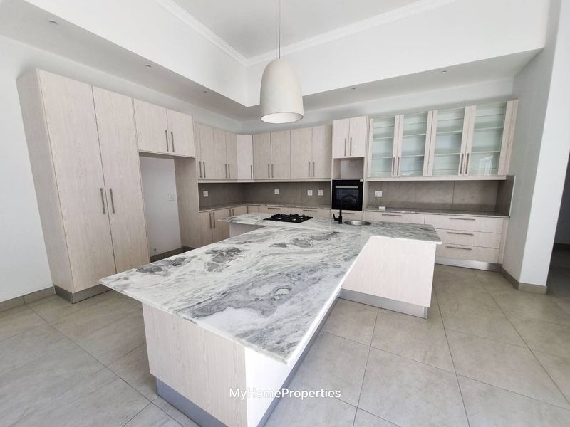 Stunning Newly Built Coastal Home Near Platz Am Meer Mall | Neu gebautes Küstenhaus in der Nähe des Platz Am Meer Einkaufszentrums, Swakopmund, Namibia - Photo 3