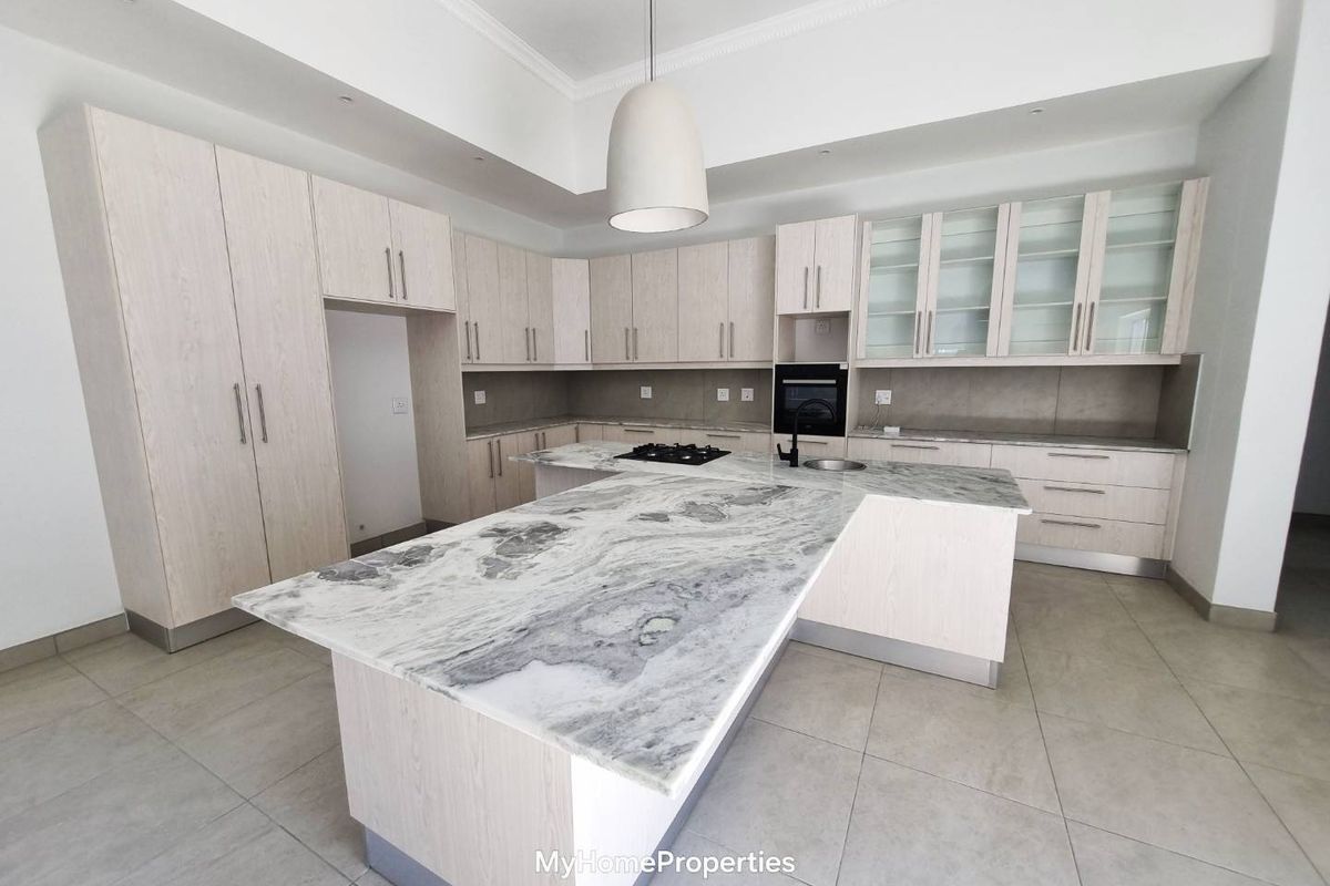 Stunning Newly Built Coastal Home Near Platz Am Meer Mall | Neu gebautes Küstenhaus in der Nähe des Platz Am Meer Einkaufszentrums, Swakopmund, Namibia - Photo 3