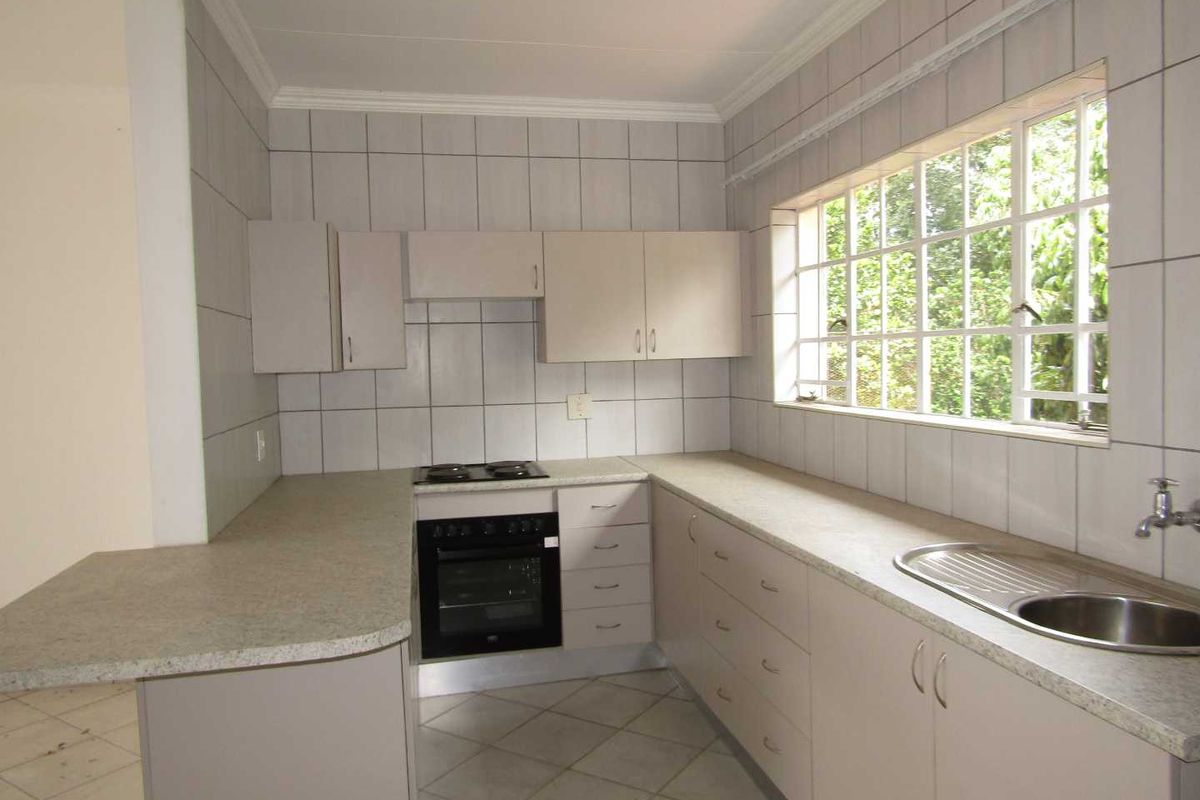 Charming Life -Rights Home in sought-after Retirement Village - Photo 4