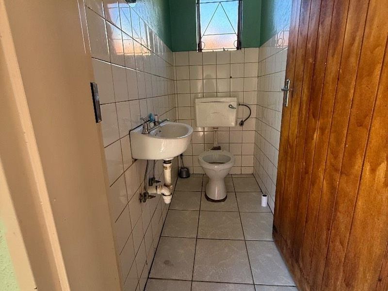 House for sales in Soweto. - Photo 5