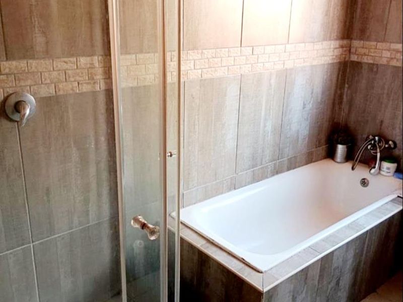 3 bedroom house for sale in Leondale - Photo 3