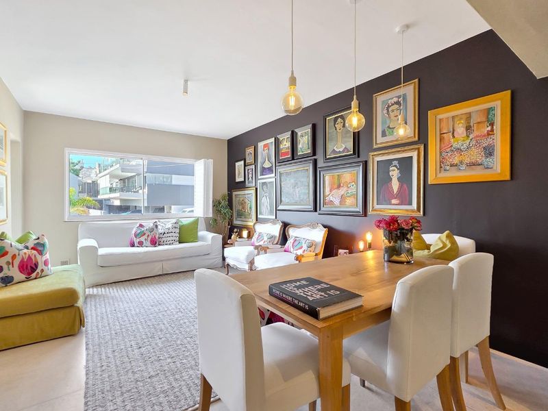 Chic Newly Renovated Two Bedroom  Apartment - Photo 4