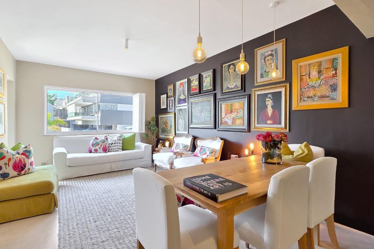 Chic Newly Renovated Two Bedroom  Apartment - Photo 4