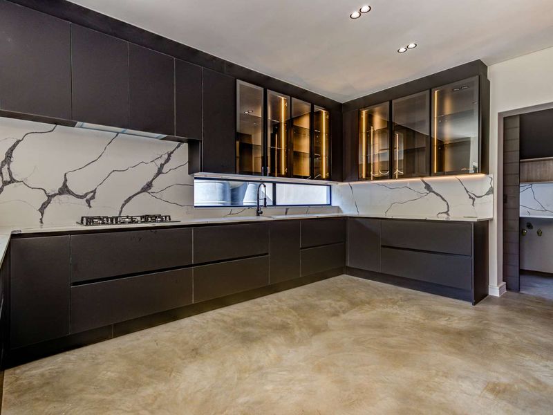 EXQUISITE DOUBLE STOREY HOME - Photo 7