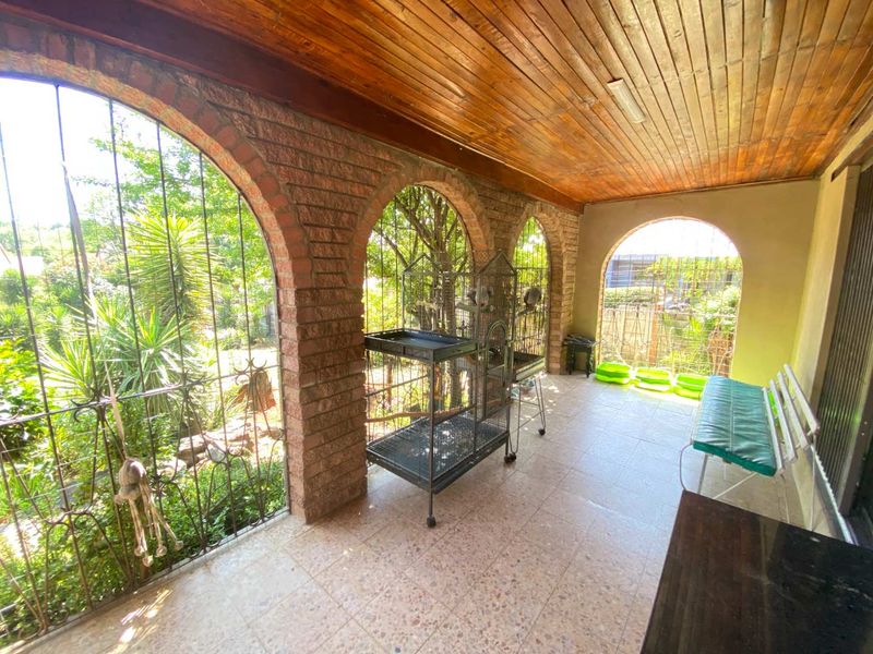 Value Beyond Belief - Home Plus 2 Flatlets - Photo 4