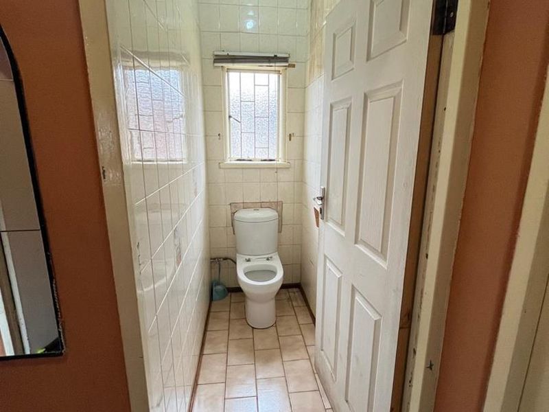 9-Bedroom Investment - Photo 8