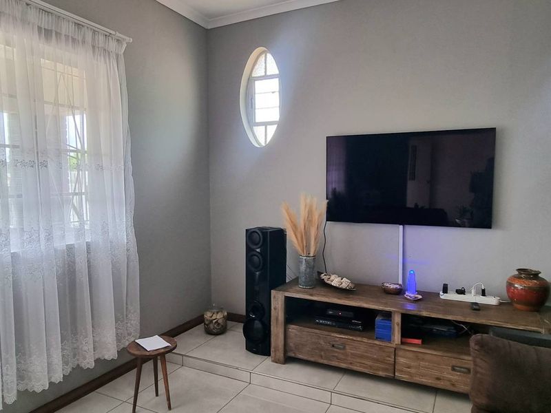 CHARMING RENOVATED HOME - Photo 8