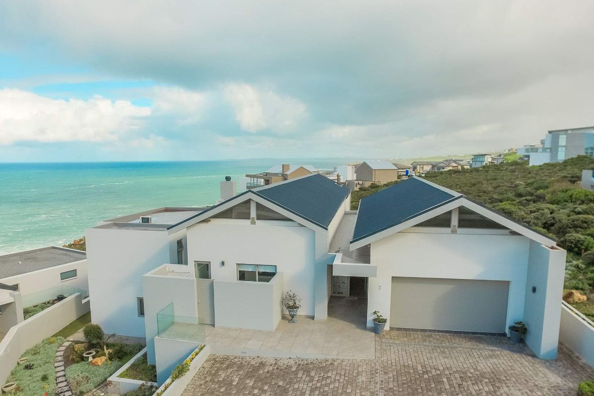 5 Bedroom, 6 Bathroom House for sale in Pinnacle Point Golf Estate - Photo 2