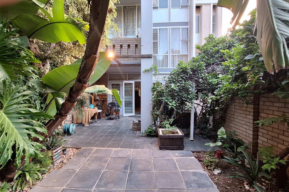 3 Bedroom Duplex in Blackheath - Photo 3