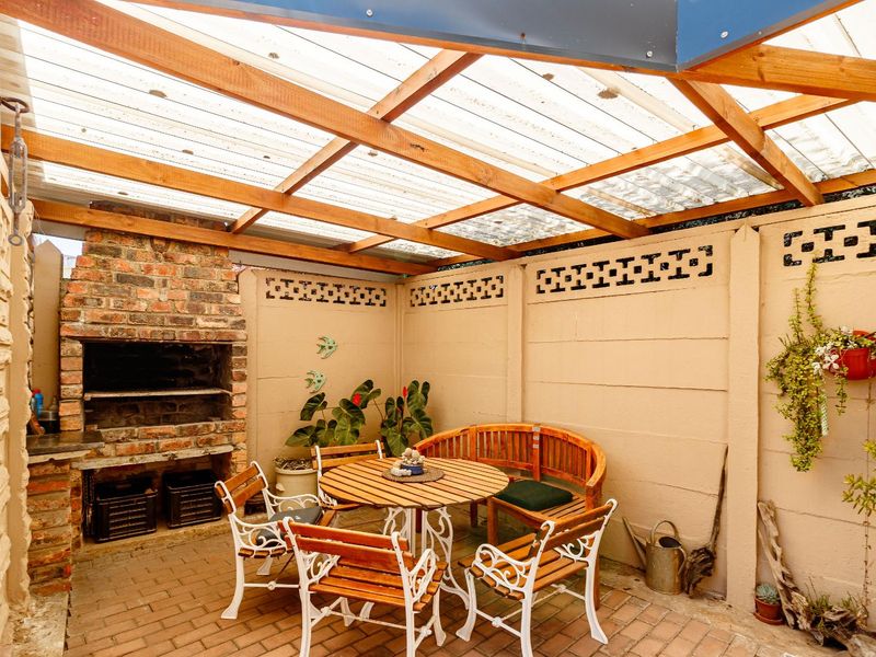 Nestled in the ever-popular suburb of Sunridge Park, this property offers more than just a home - it offers a lifestyle. - Photo 7