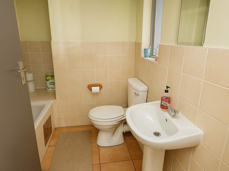 First Floor Apartment - Photo 9