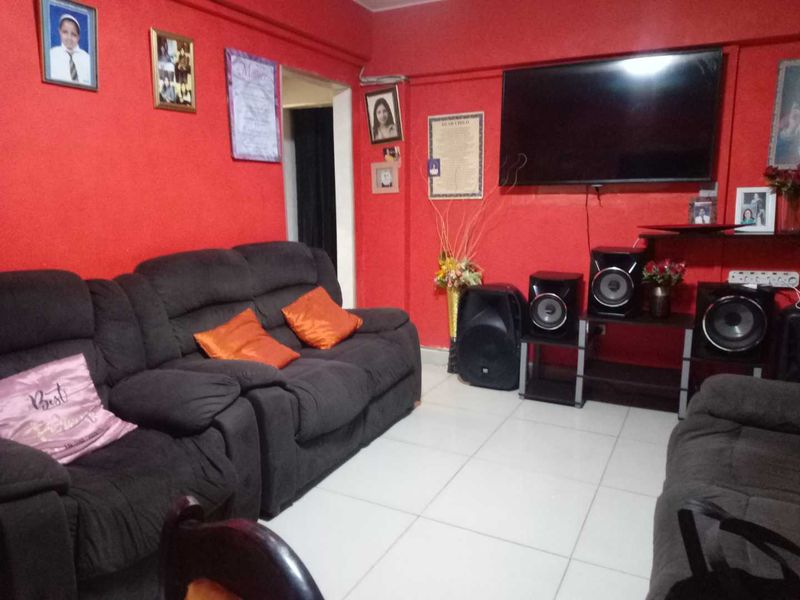 Neat and Move-In-Ready! Prime Durban Central Apartment! Well-maintained building - Close to amenities, including shops, restaurants, and public transport! - Photo 7