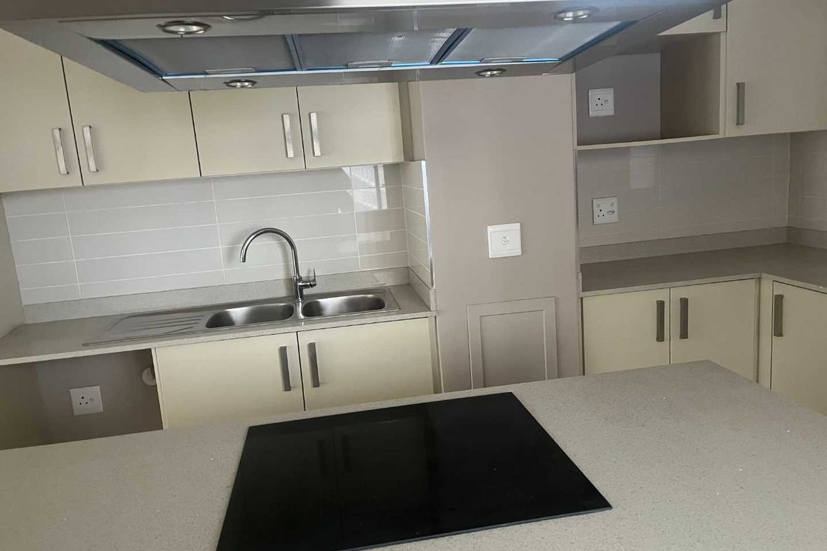 Tranquil  family 3 bedroom apartment close to Umhlanga Oceans Mall - Photo 2