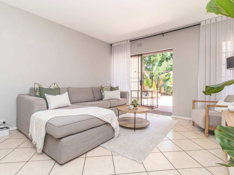 "Secure, Stylish and Spacious - Welcome Home" - Photo 10