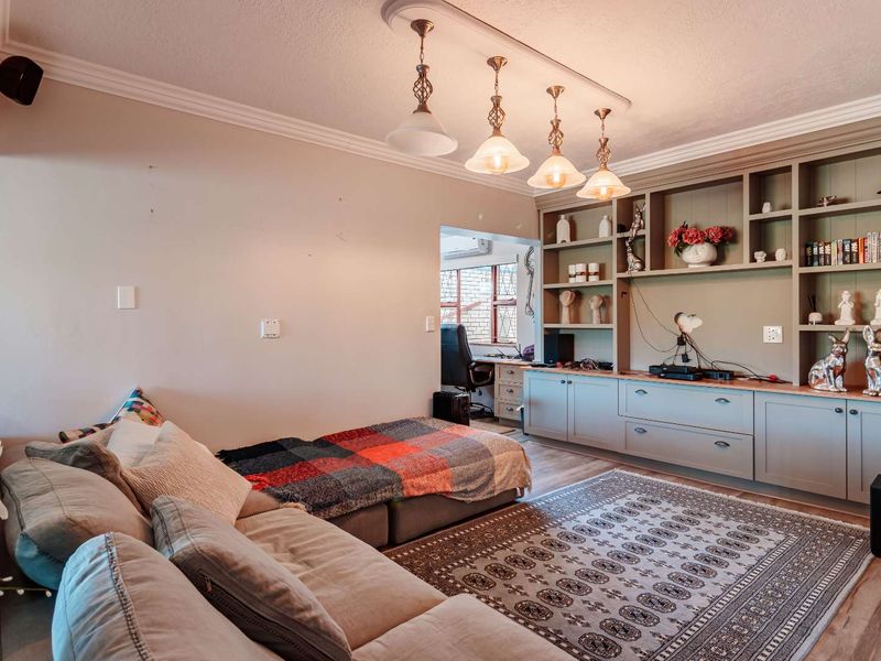 Directors Home For Sale - Photo 5