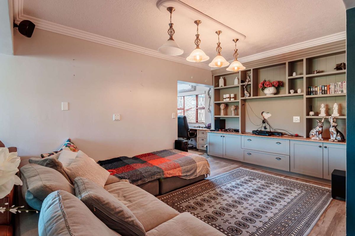 Directors Home For Sale - Photo 5