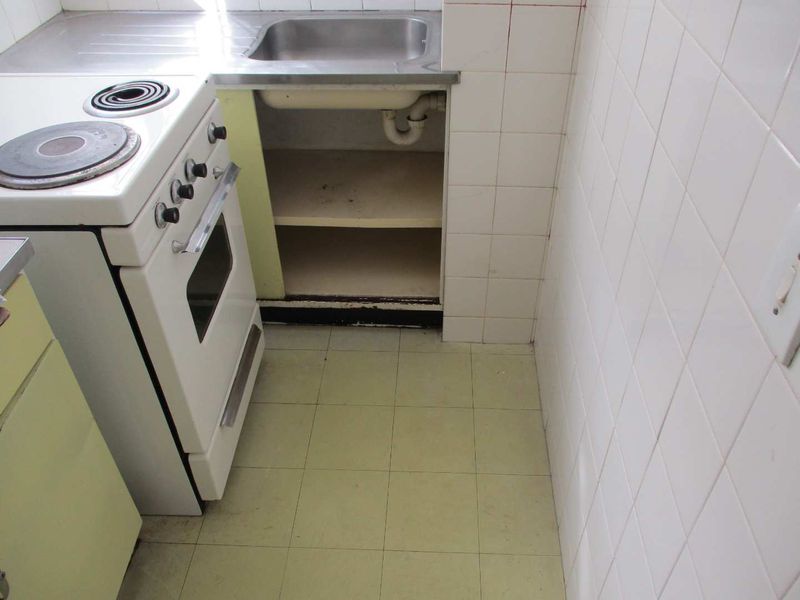 BACHELOR FLAT TO RENT IN ARCADIA - Photo 6
