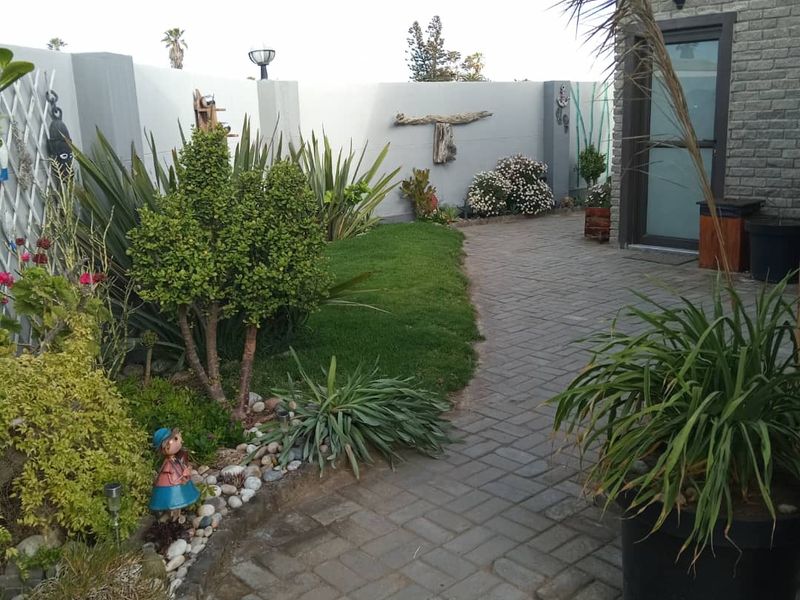 Swakopmund Guest House & Main House &  Flats For Sale - Photo 6