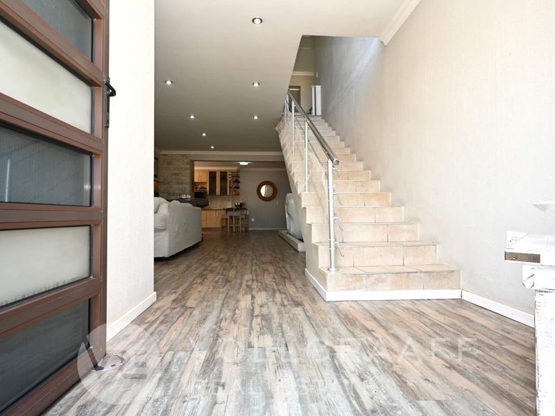 Where Family Life Finds Its Perfect Home - Photo 9