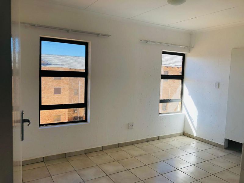 Move In and Start Living - Photo 6