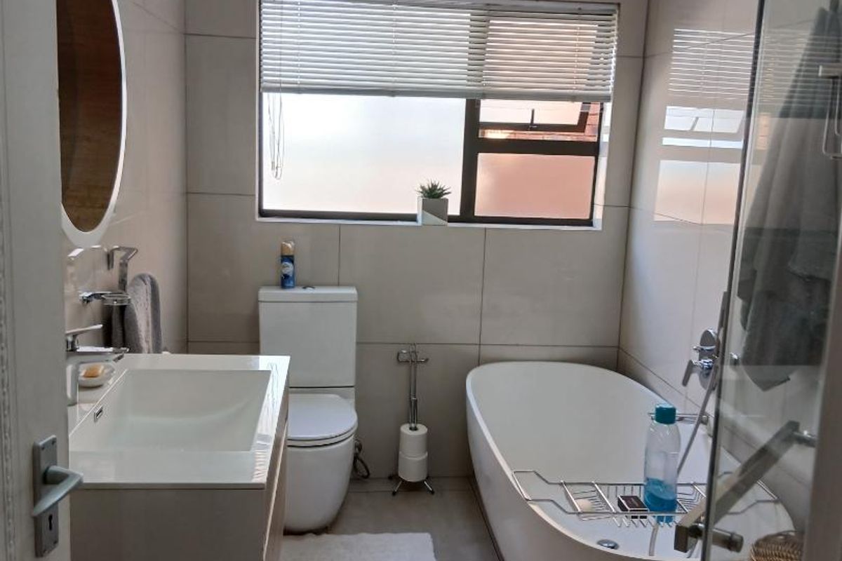 A gem nestled in the heart of Meyersdal - Photo 4