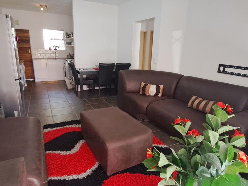 Modern 2-Bedroom, 2-Bathroom Apartment with Patio & Braai – Walk to Northgate Shopping Centre - Photo 8