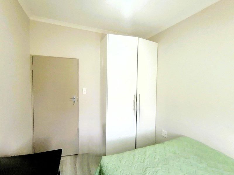 Charming 2-bedroom Cluster House - Photo 7