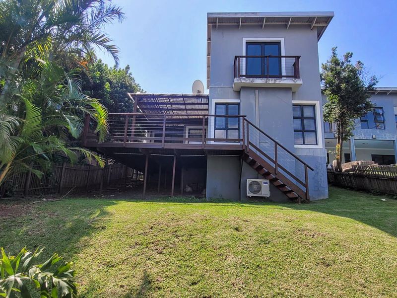 4 Bedroom Home Palm Lakes Estate - Photo 3