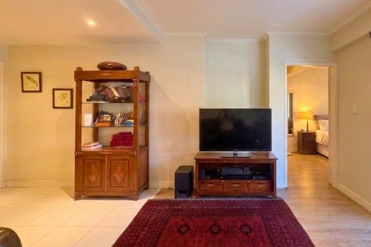 Contemporary 2-Bedroom Apartment Minutes from Sandton CBD - Photo 4