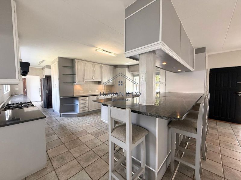 Large Residential Property in Central Town - Photo 9